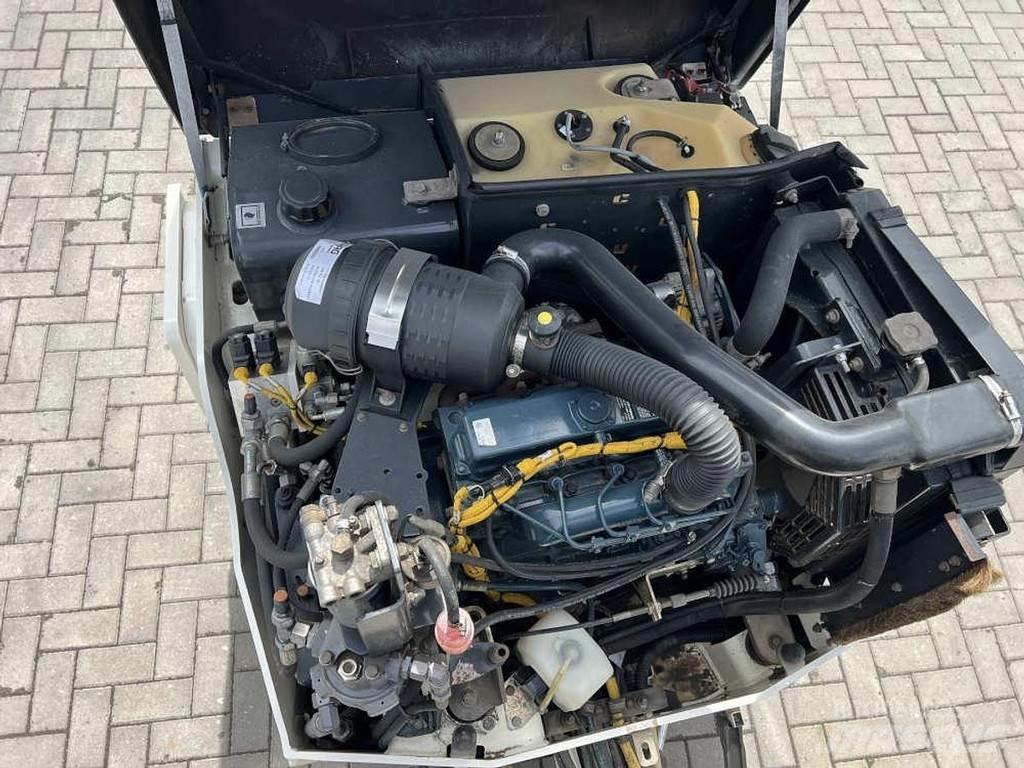 Bomag BW 135 AD-5 Porinių būgnų volai