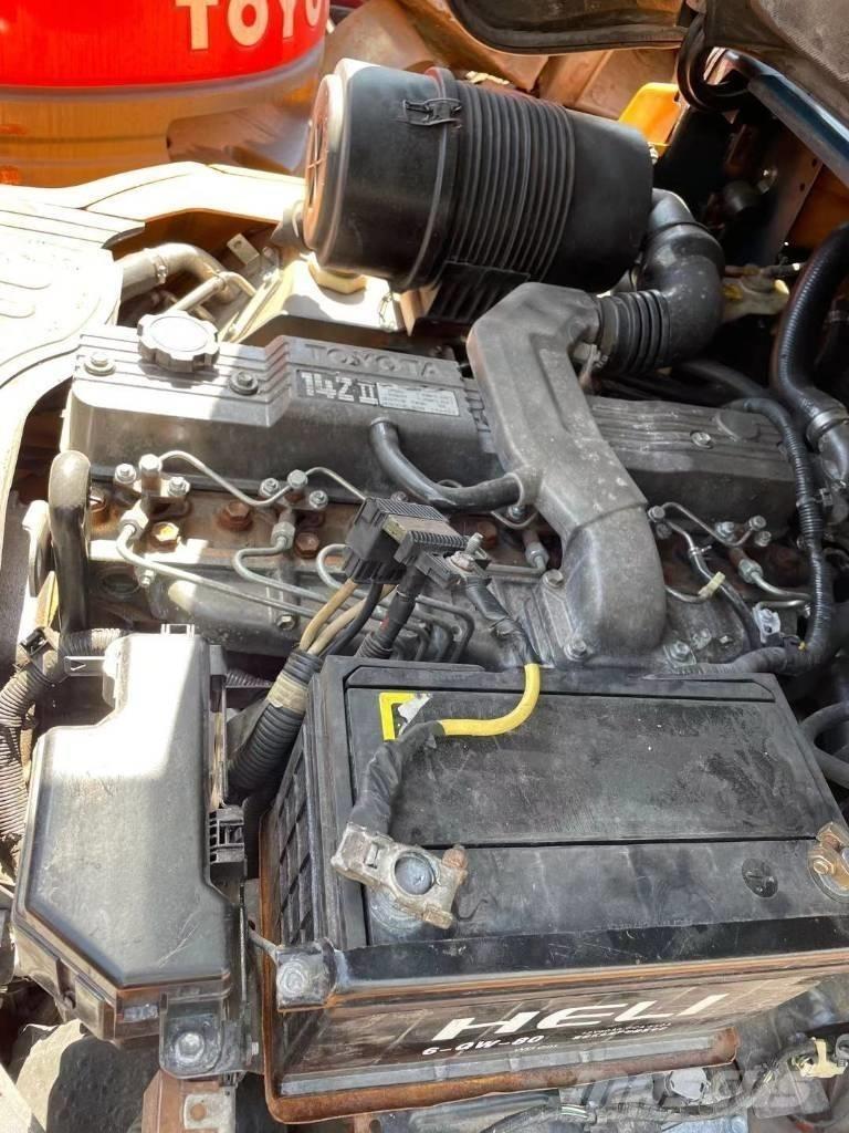 Toyota 5 ton Dyzeliniai krautuvai