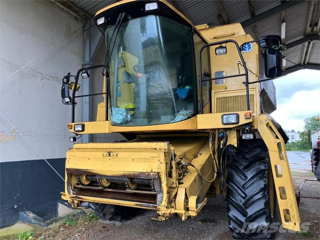 New Holland TX67 Derliaus nuėmimo kombainai