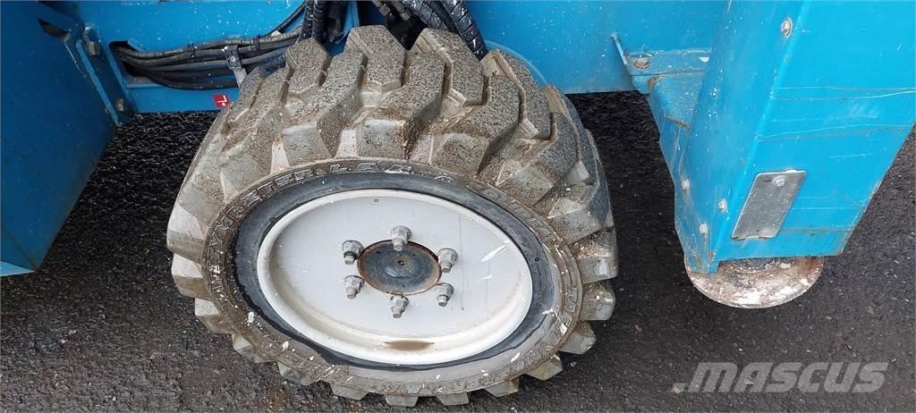 ATN CX15, 4x4 Žirkliniai keltuvai