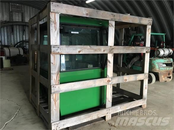 John Deere  Kabinos ir interjeras