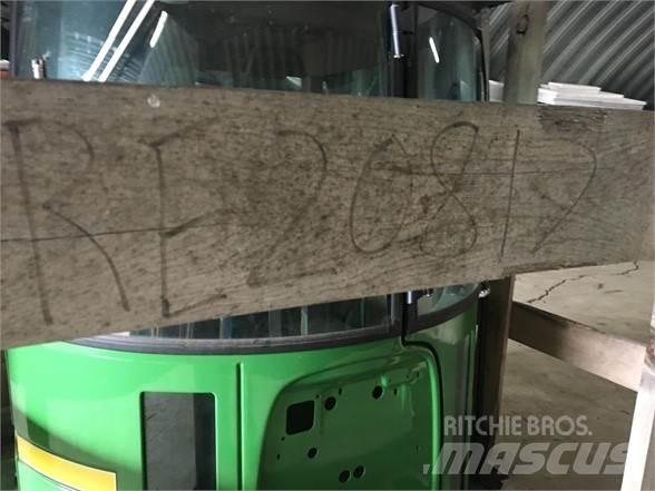 John Deere  Kabinos ir interjeras