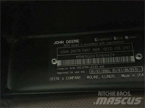 John Deere  Kabinos ir interjeras