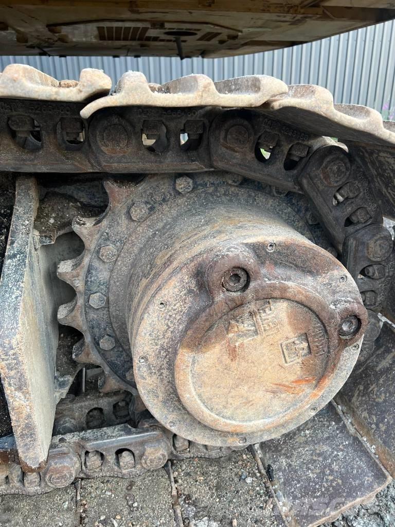 CAT 326 Vikšriniai ekskavatoriai