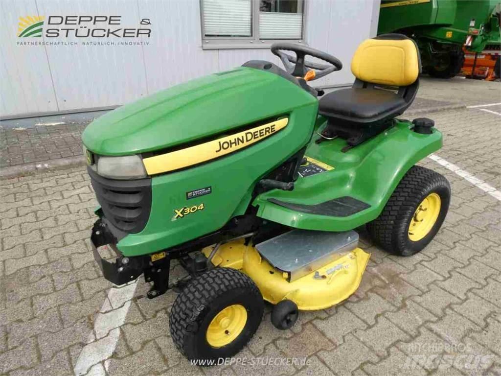John Deere X304 Šienapjovės