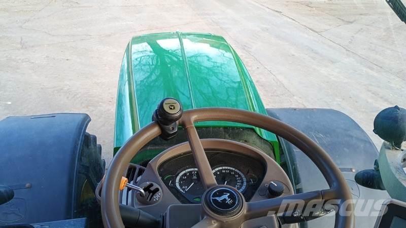 John Deere 6210R Traktoriai
