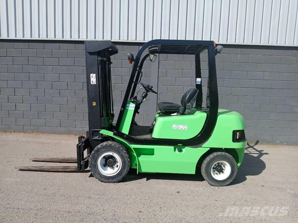 Clark CMP 25 Dyzeliniai krautuvai