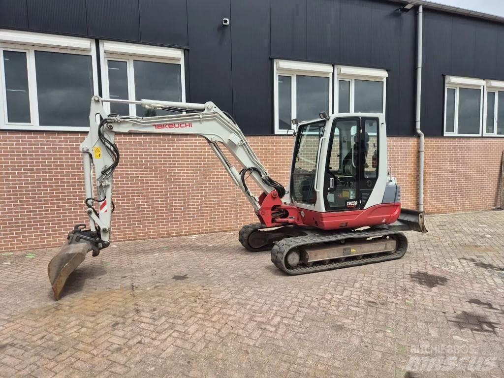 Takeuchi TB250 Mini ekskavatoriai < 7 t