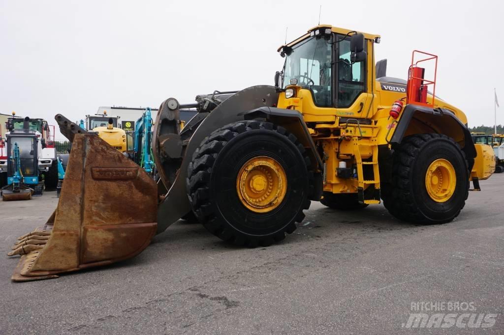 Volvo L250H *Uthyres* Naudoti ratiniai krautuvai