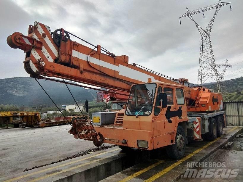 Kato NK 20B Visureigiai kranai