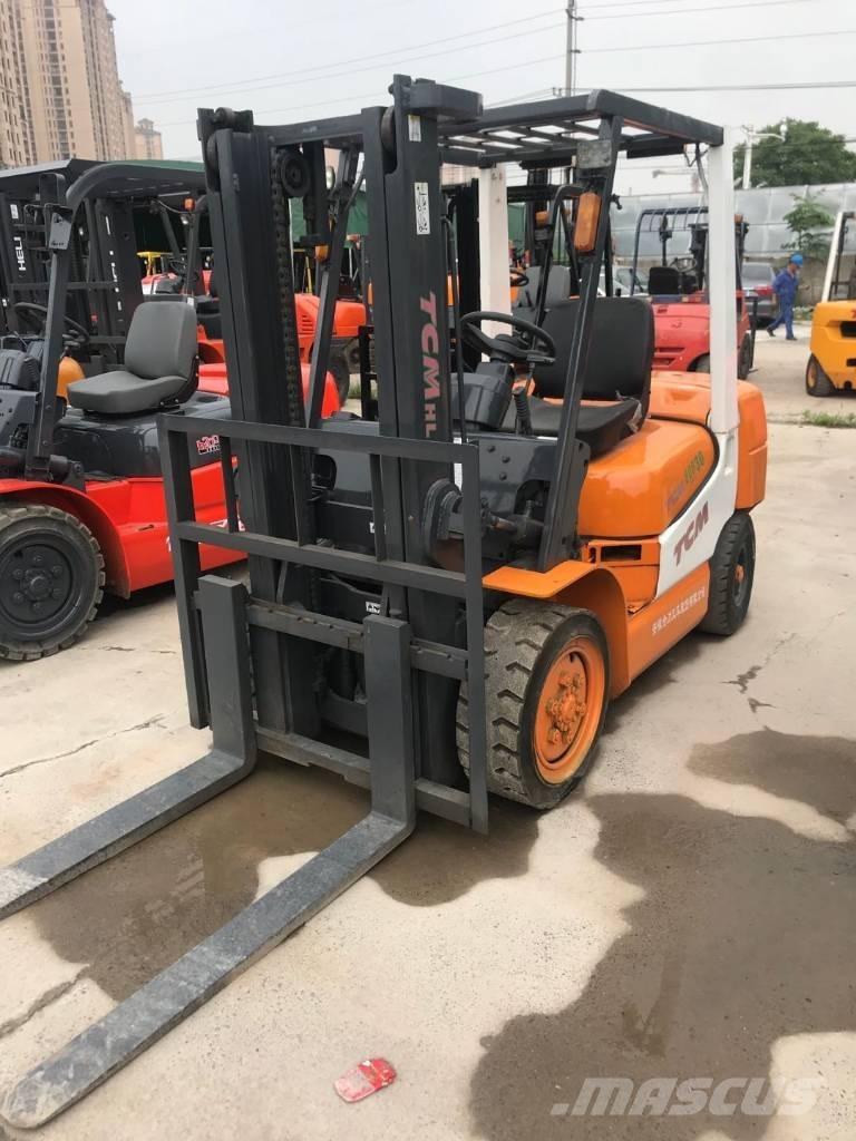 TCM FD 30 Dyzeliniai krautuvai