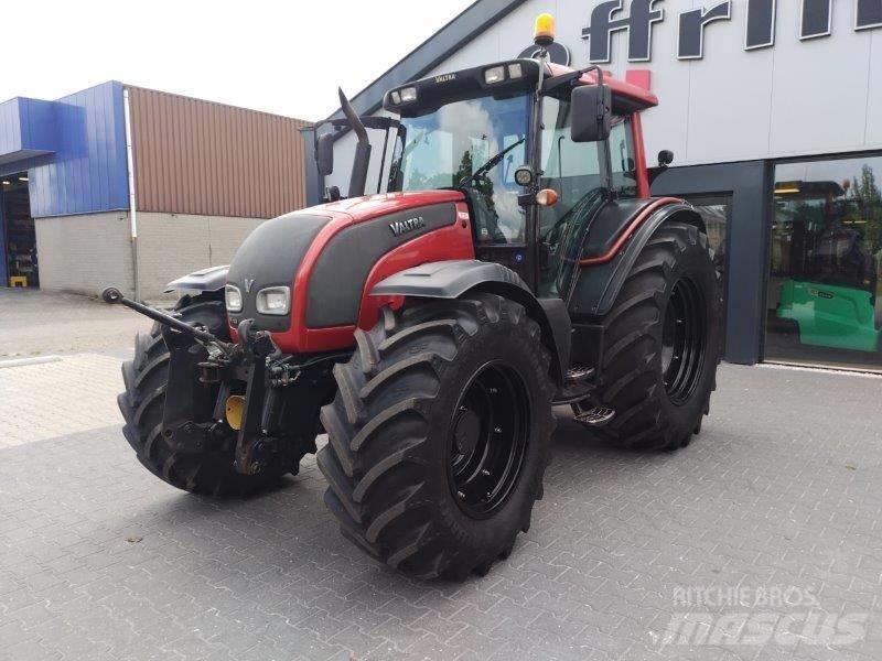 Valtra N 141 Traktoriai