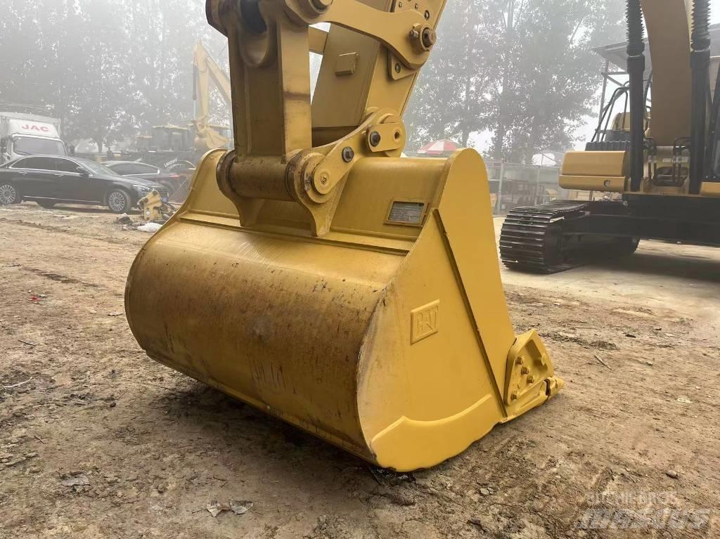 CAT 2021 CAT 330 Ratiniai ekskavatoriai