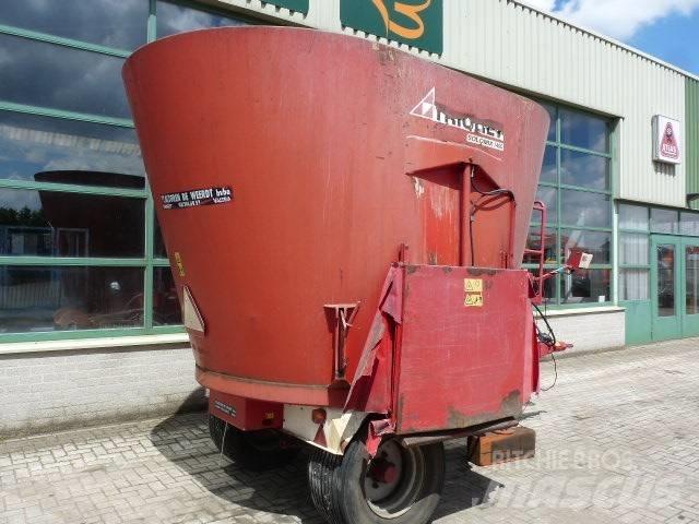 Trioliet SM-14 Gyvulių šėrimo įranga