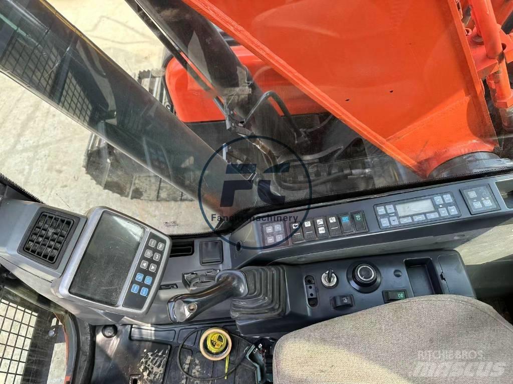 Doosan DX 140 Vikšriniai ekskavatoriai