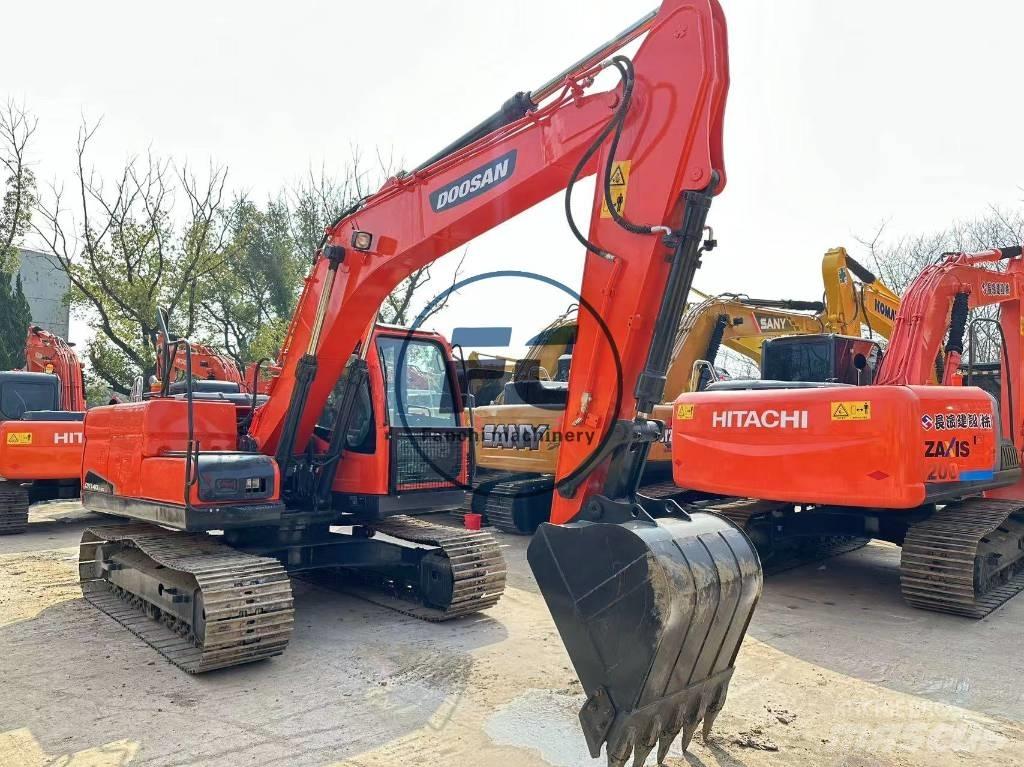 Doosan DX 140 Vikšriniai ekskavatoriai