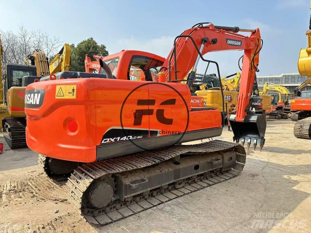 Doosan DX 140 Vikšriniai ekskavatoriai