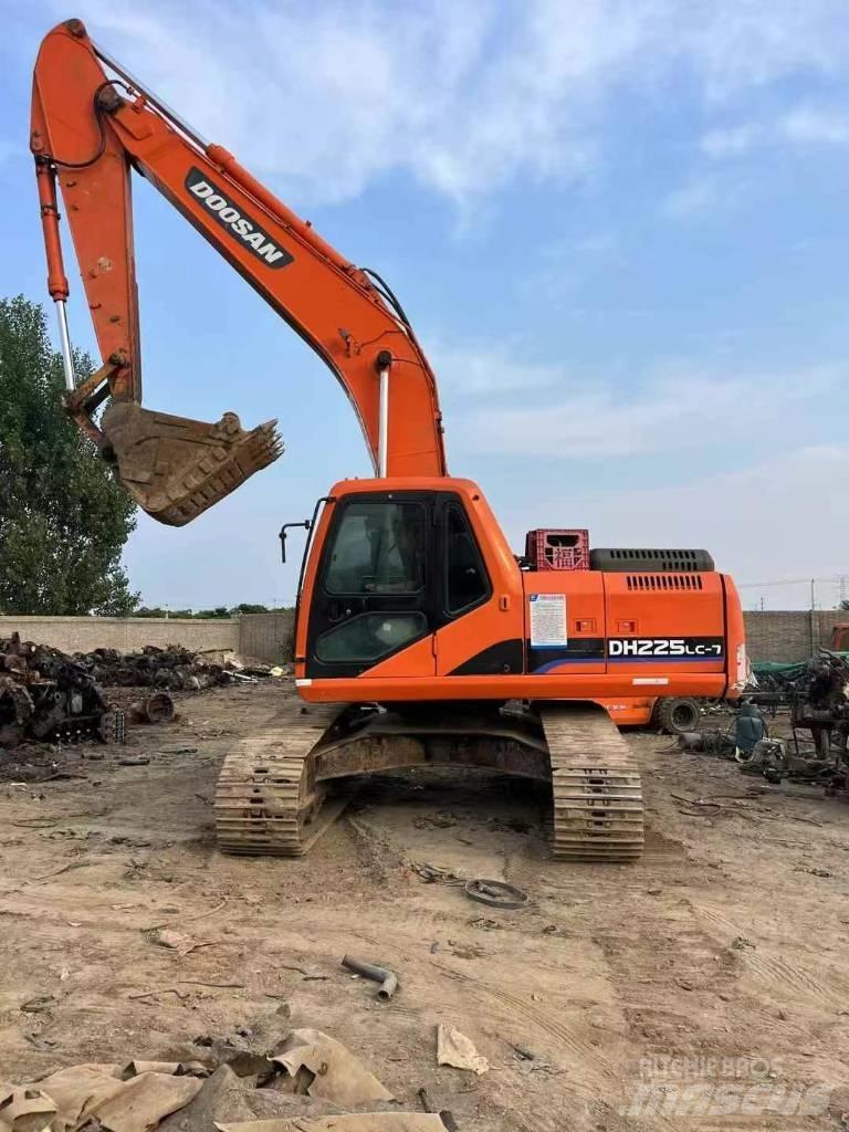 Doosan DH 225 LC-9 Vikšriniai ekskavatoriai