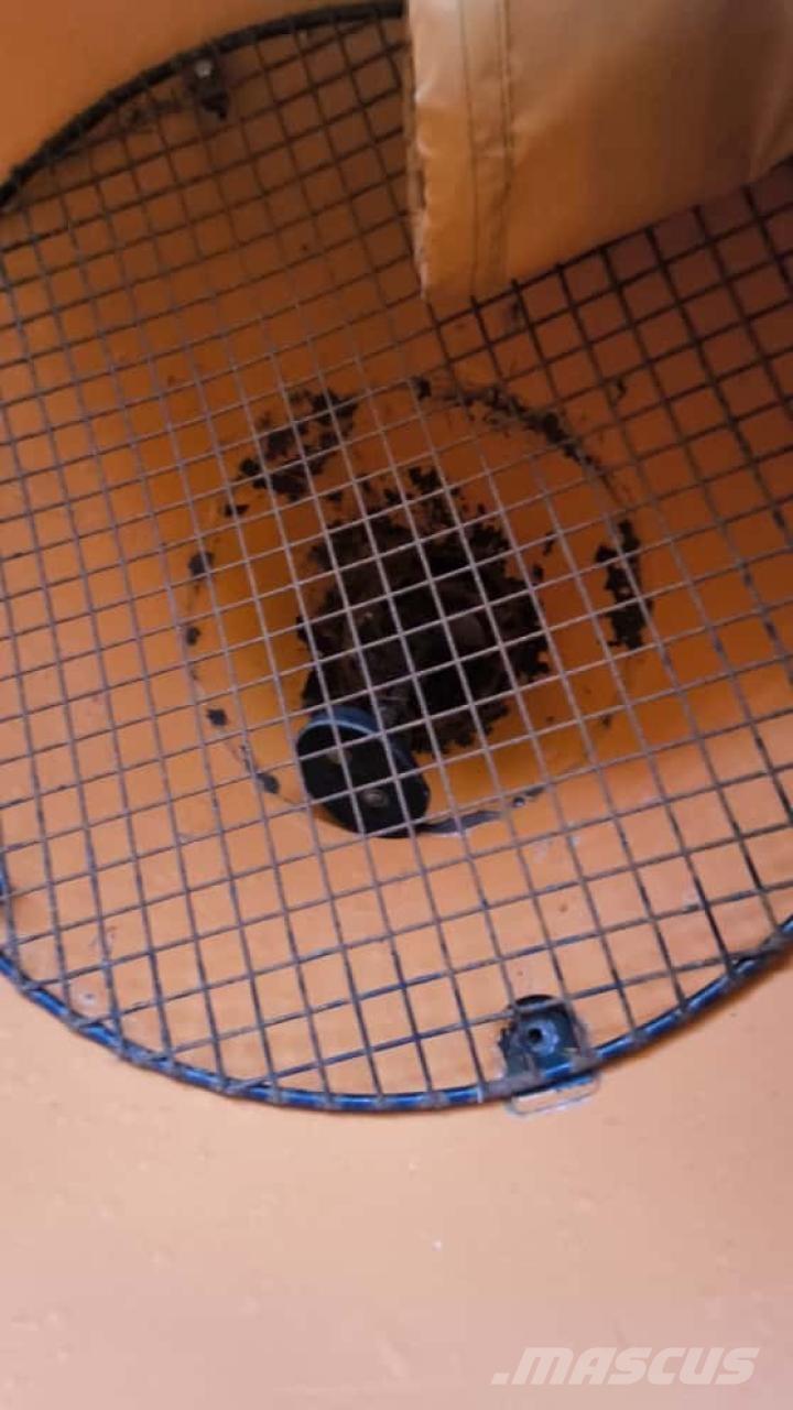 John Deere 3046R Naudoti kompaktiški traktoriai