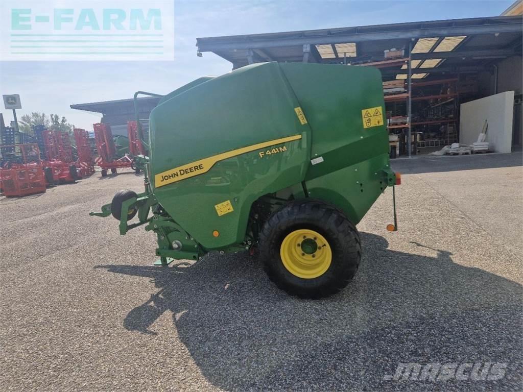 John Deere F441M Stačiakampių ryšulių presai