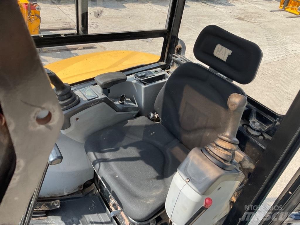 CAT 302.7 D CR Mini ekskavatoriai < 7 t