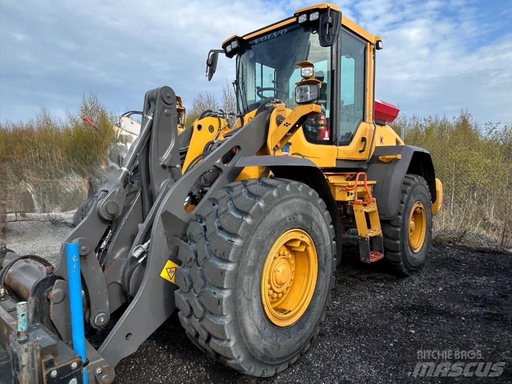 Volvo L 90 H Naudoti ratiniai krautuvai