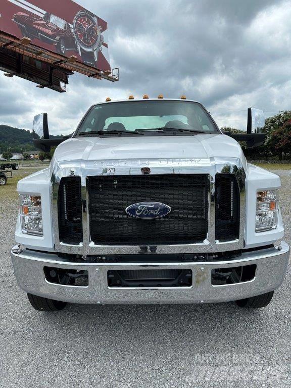 Ford F-750 Važiuoklė su kabina