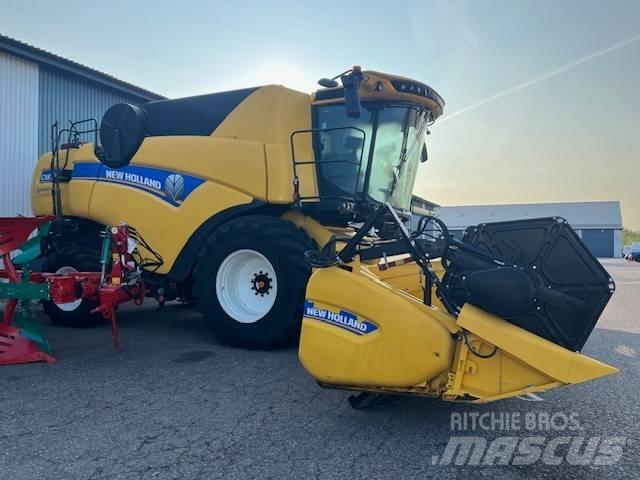 New Holland CX8.70 Derliaus nuėmimo kombainai
