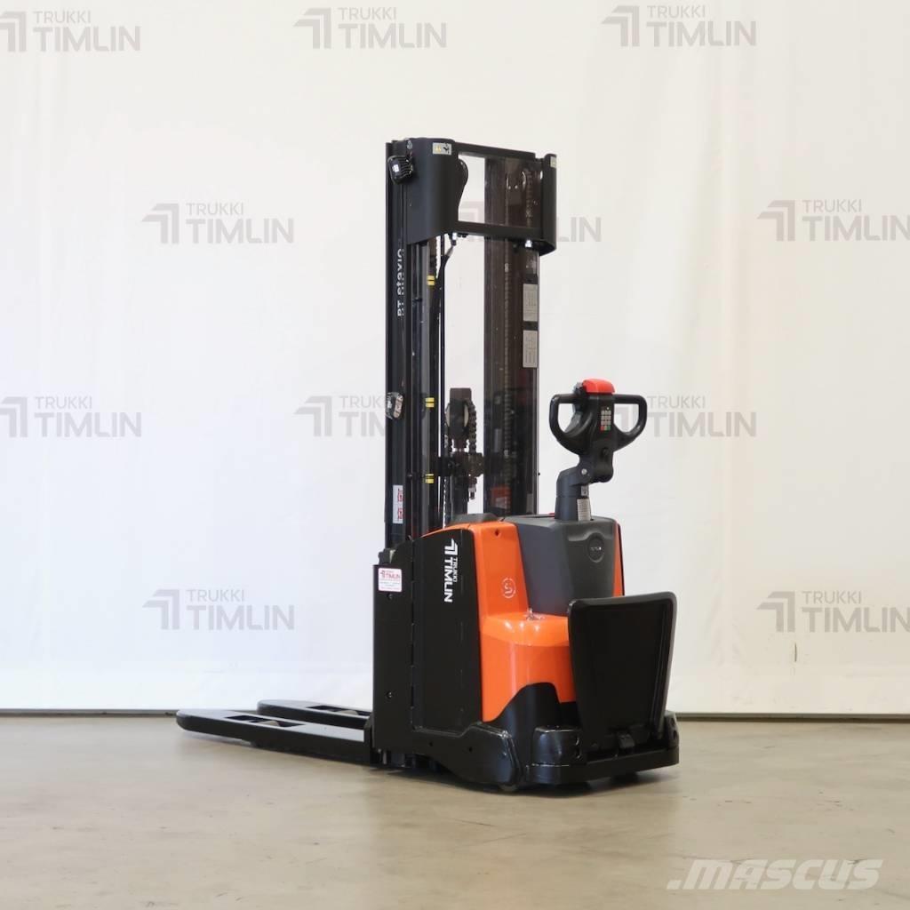 Toyota SWE120L Savaeigiai rietuvai