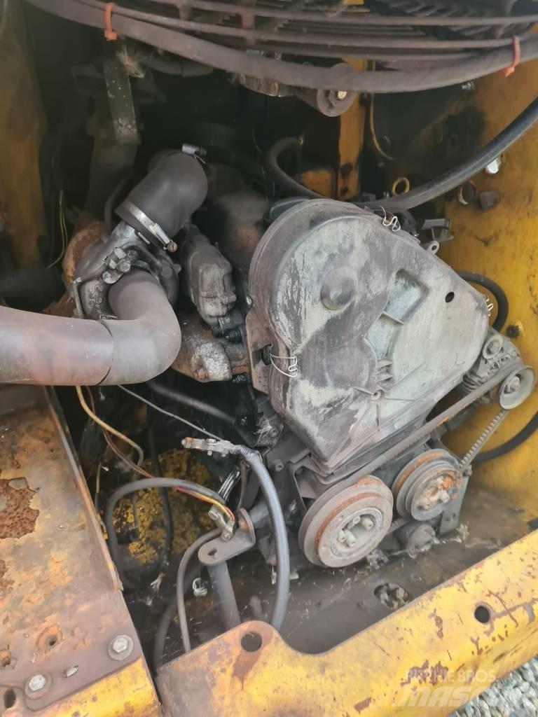 Volvo MC 95 C Krautuvai su šoniniu pasukimu