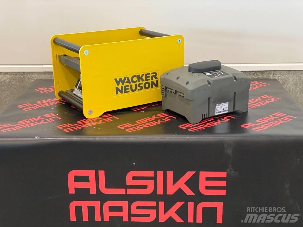 Wacker Neuson AS50e Plūktuvai