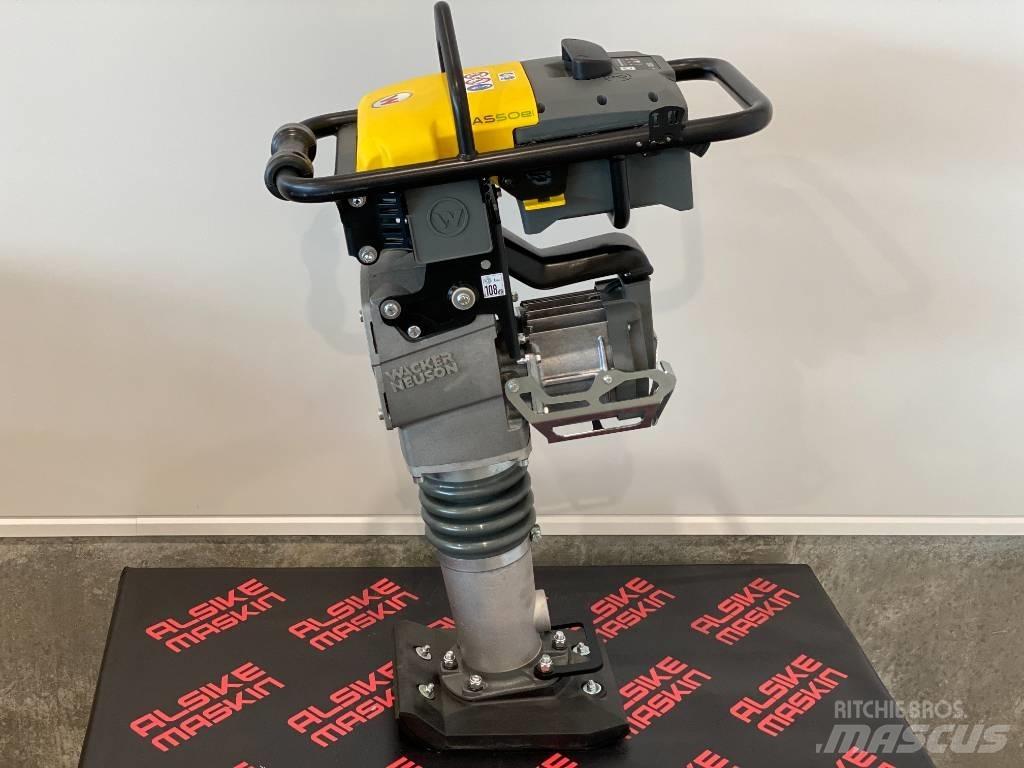Wacker Neuson AS50e Plūktuvai