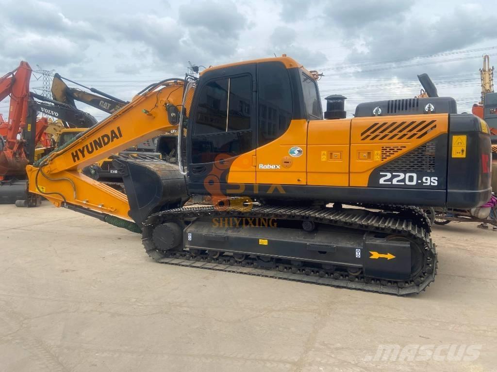 Hyundai R220LC-9 Vikšriniai ekskavatoriai