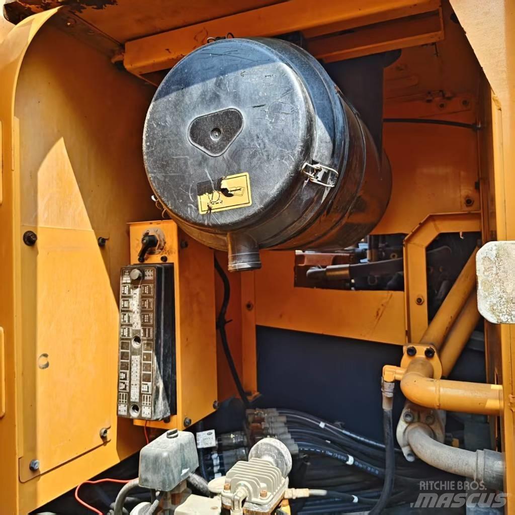 Hyundai Robex 305 LC Vikšriniai ekskavatoriai