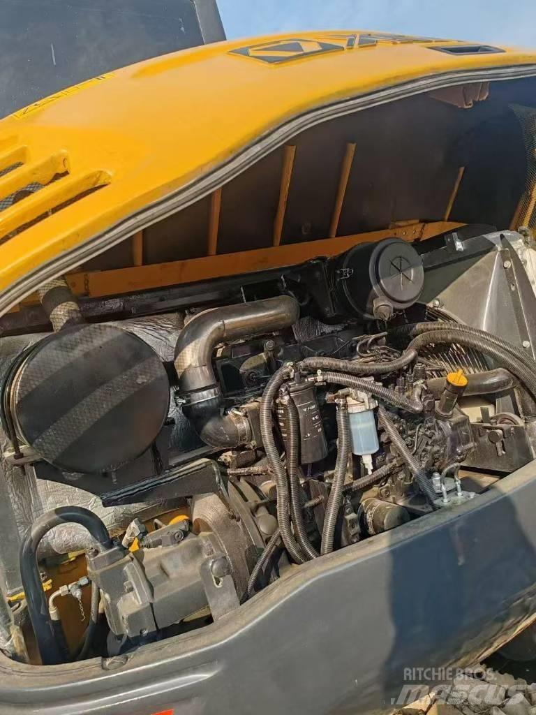XCMG 60 Vikšriniai ekskavatoriai