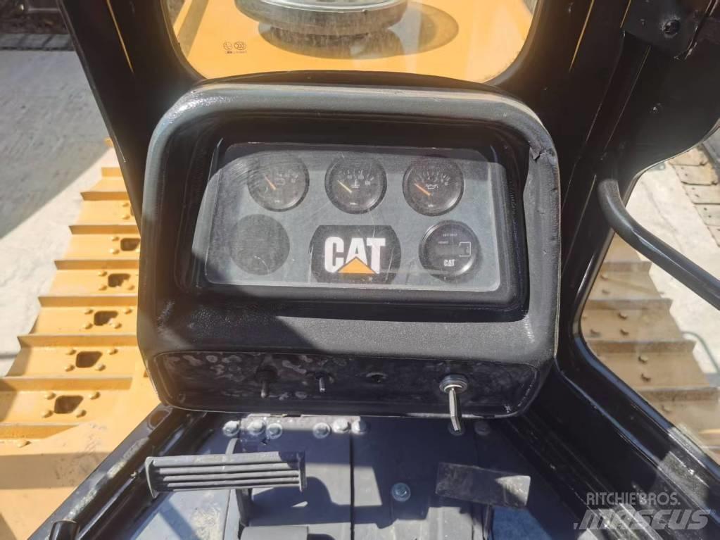 CAT D 5 K Vikšriniai buldozeriai