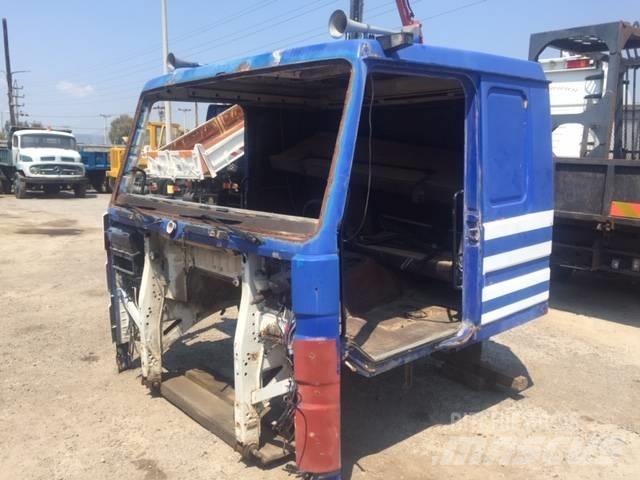 Scania 142 M Kabinos ir salonai