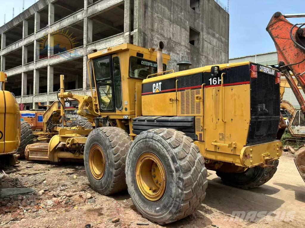 CAT 16 H Greideriai