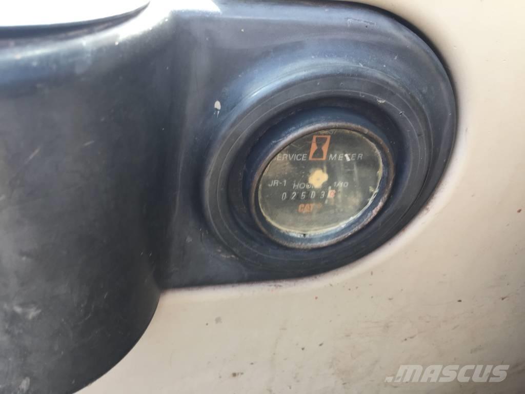 CAT 320 C Vikšriniai ekskavatoriai