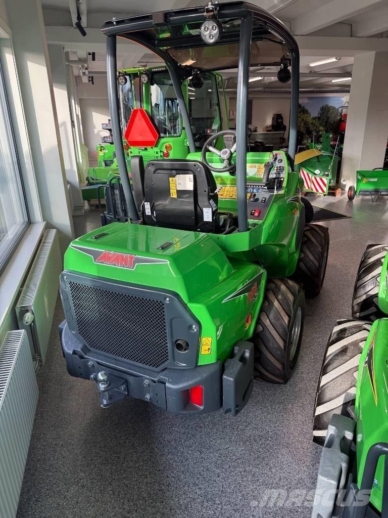 Avant 528 Krautuvai su šoniniu pasukimu