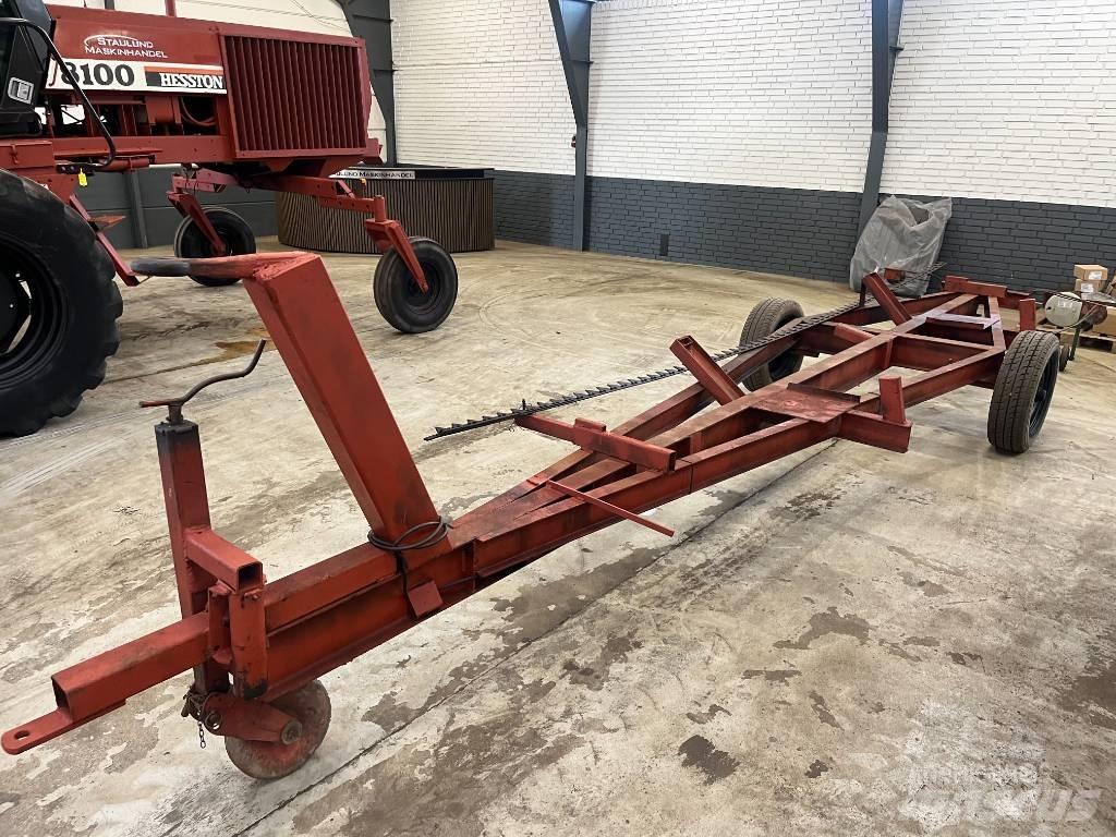 Hesston 8100 Grunto gramdymo technika