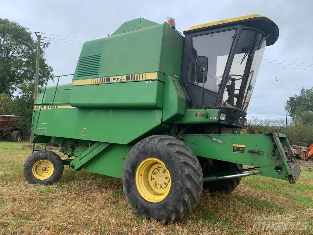 New Holland 1075 Derliaus nuėmimo kombainai