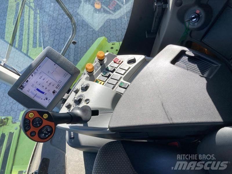 CLAAS LEXION 650 Derliaus nuėmimo kombainai
