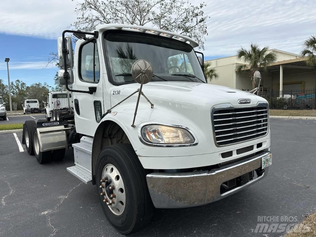 Freightliner M2 Naudoti vilkikai