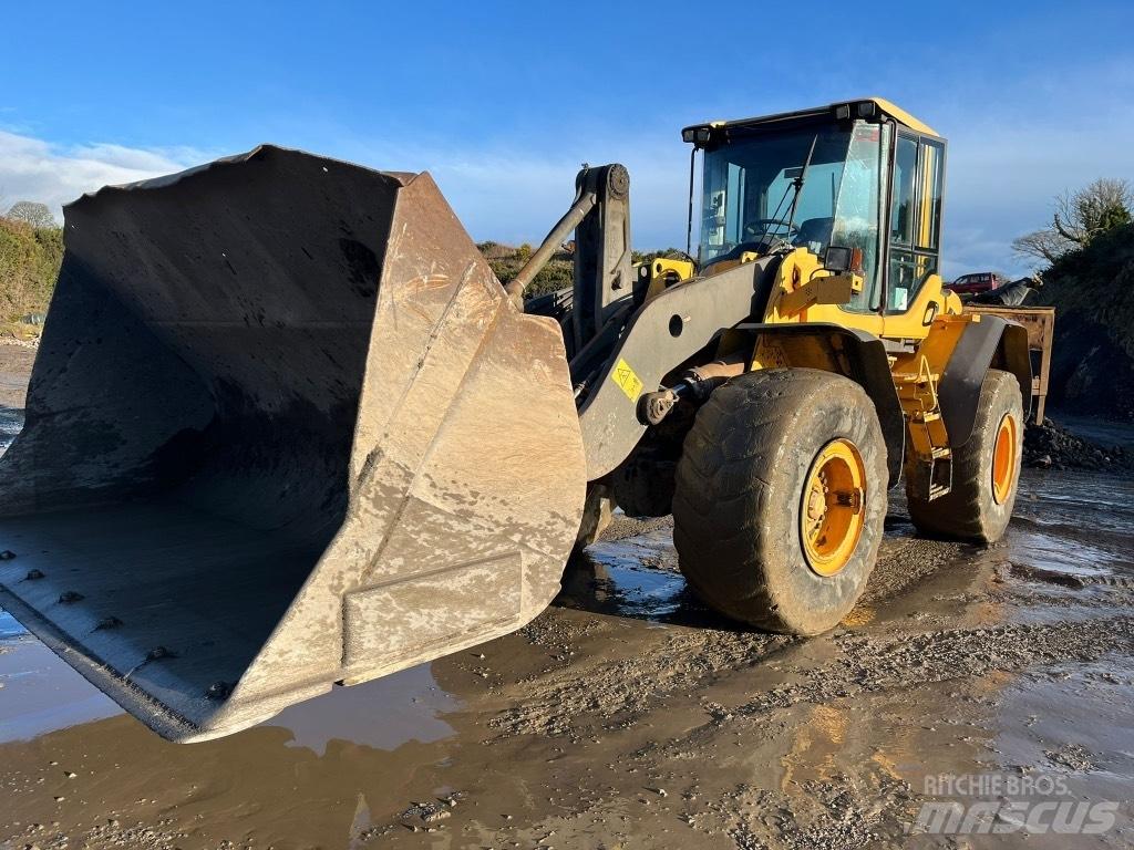 Volvo L 120 F Naudoti ratiniai krautuvai