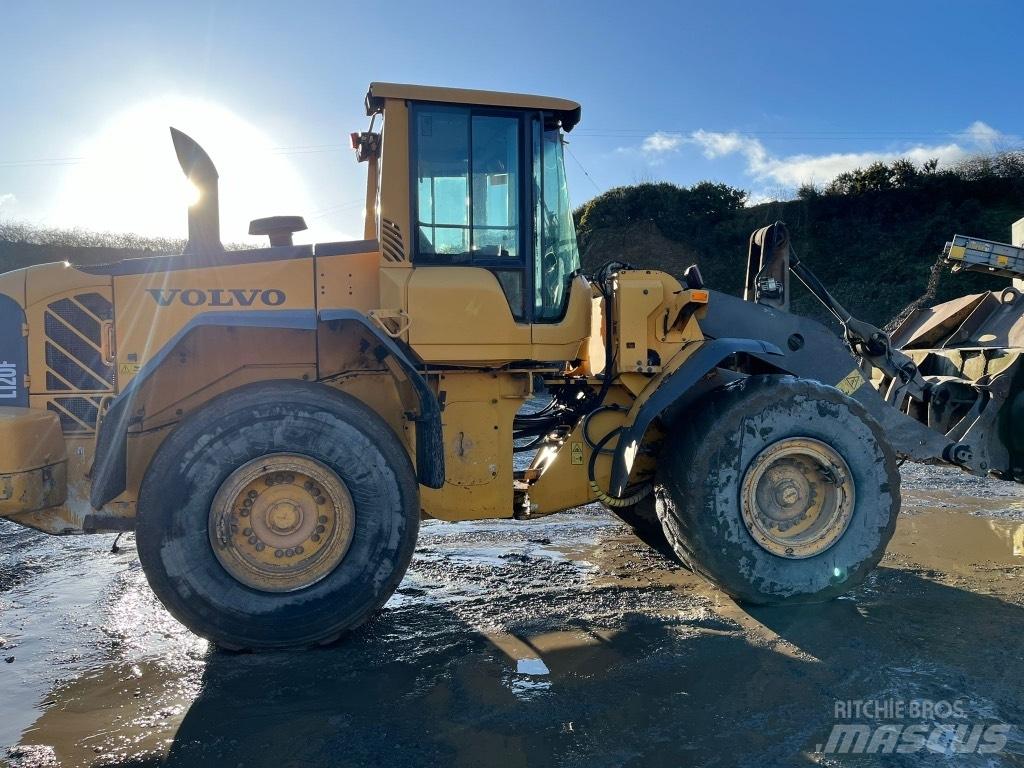 Volvo L 120 F Naudoti ratiniai krautuvai