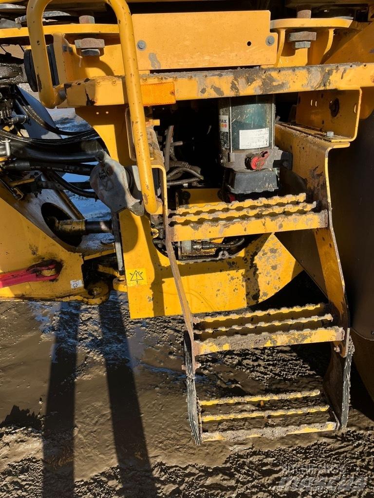 Volvo L 120 F Naudoti ratiniai krautuvai