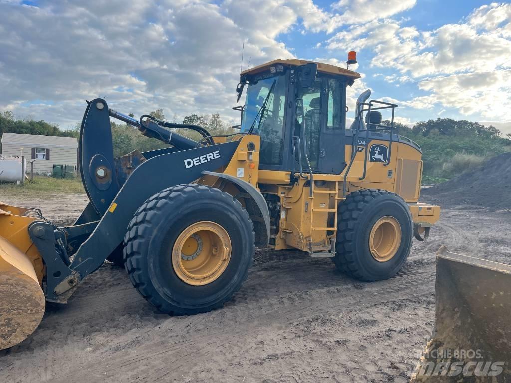 DEERE 724P Naudoti ratiniai krautuvai