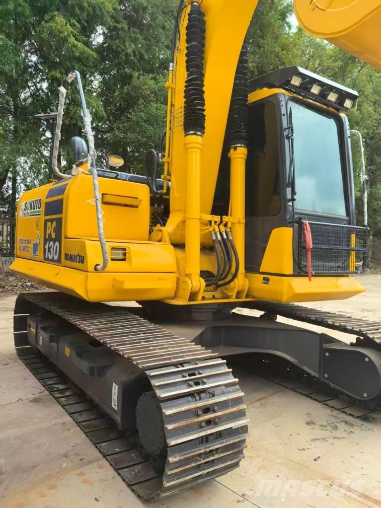 Komatsu PC 130 Amfibiniai ekskavatoriai