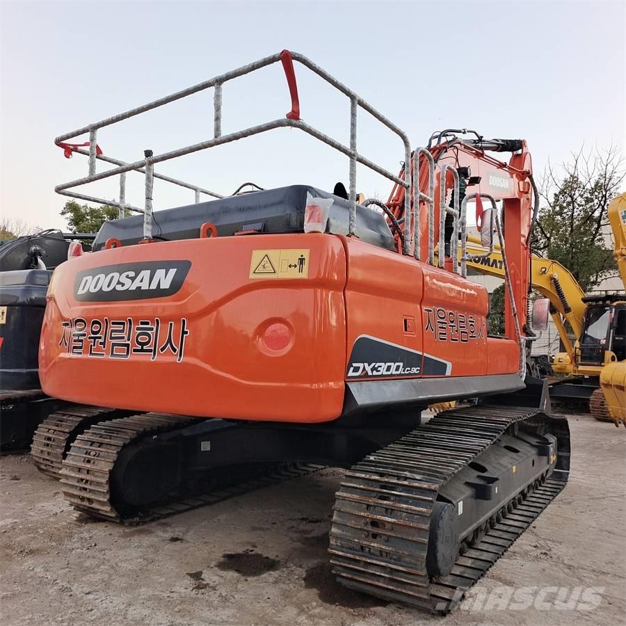 Doosan DX 300 LC Aukštuminiai ekskavatoriai